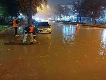 Boyabat’ta Her Yağmurda Aynı Çile: Sürücüler Ve Yayalar Zor Anlar Yaşadı