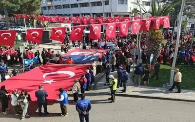 Bafra’da "Cumhuriyet Yürüyüşü"

