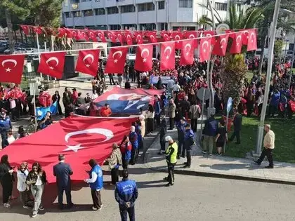 Bafra’da "Cumhuriyet Yürüyüşü"
