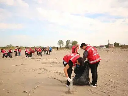 Vakıflardan Nehir Ve Çevre Temizliği