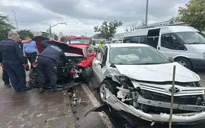 Samsun’da Otomobiller Kafa Kafaya Çarpıştı: 1’i Ağır 2 Yaralı
