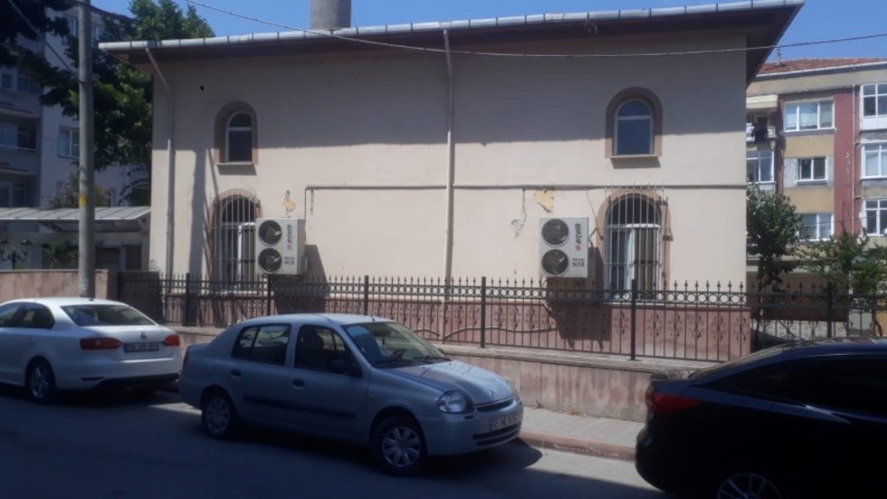 Yedaş’ın Budadığı Ağaçlar Dibinden Kesildi