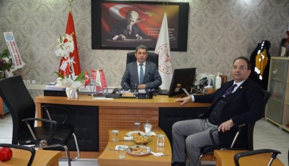 Ertürkmen: "Sağlık çalışanlarımızın gösterdiği çaba ve fedakarlıklar takdire şayan"
