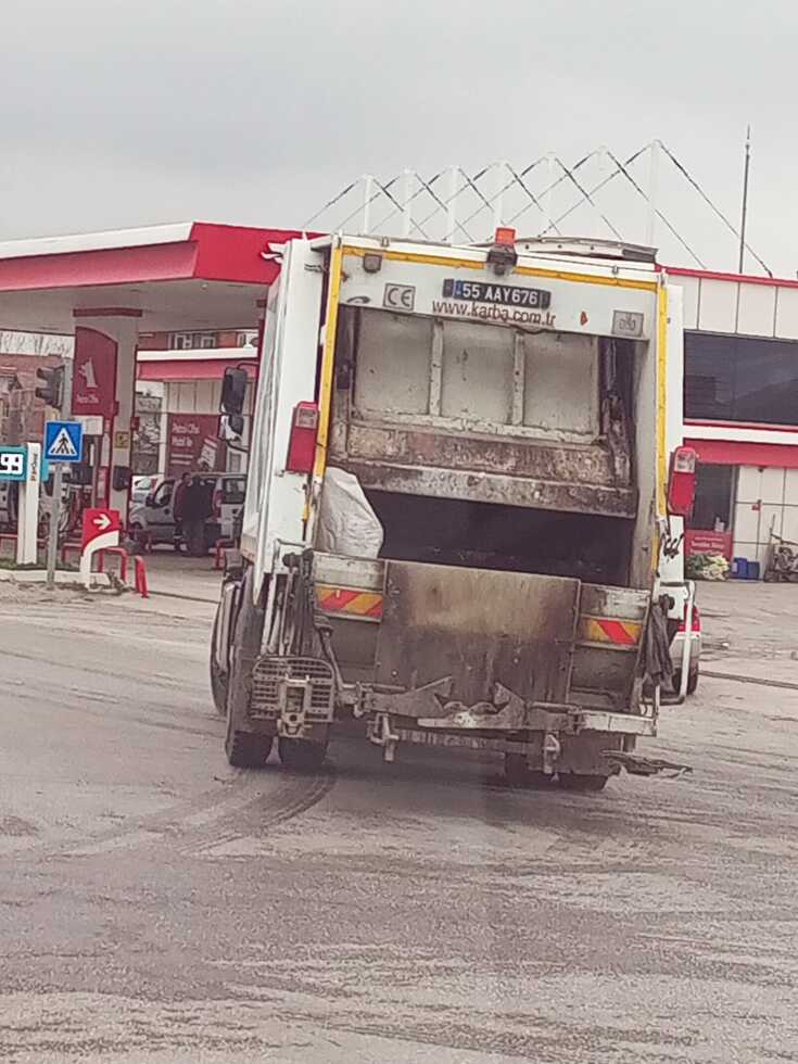 Uyanık Belediye Şoförü Vatandaş Kamerasına Yakalandı