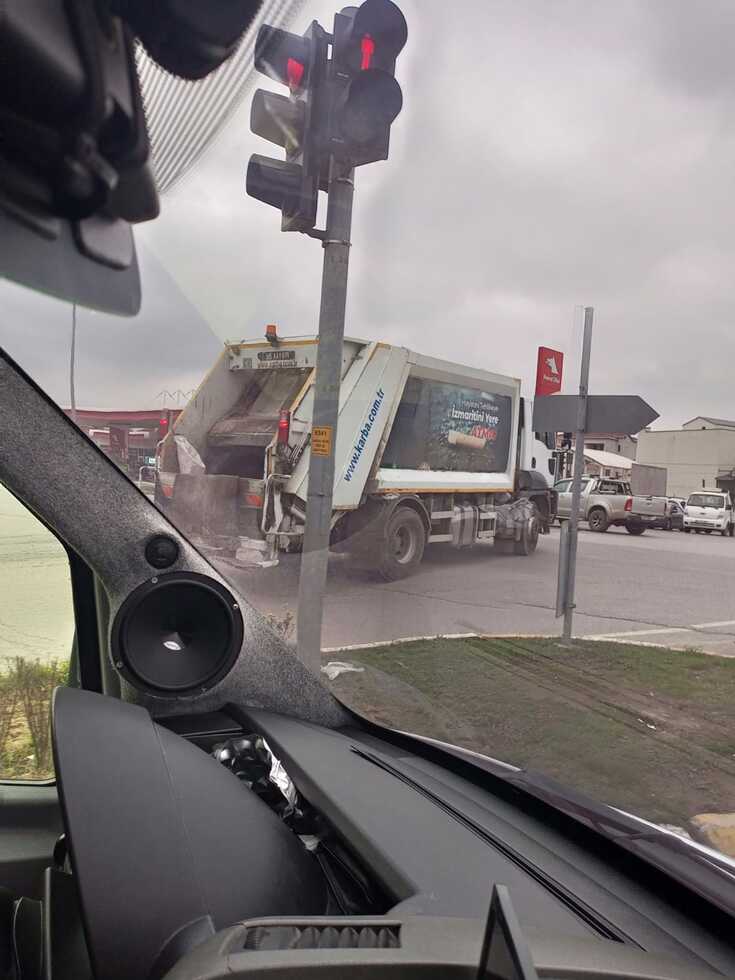 Uyanık Belediye Şoförü Vatandaş Kamerasına Yakalandı