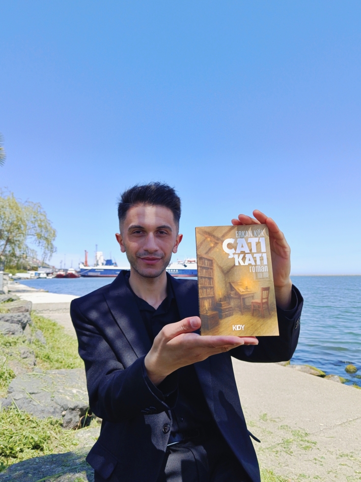 Alaçamlı Yazar Erkan Kök’ten 4. Kitap: “çatı Katı”
